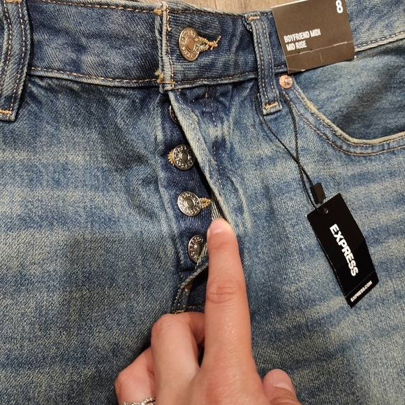 *NWT* Express Boyfriend Mid Short - Picture 4 of 6